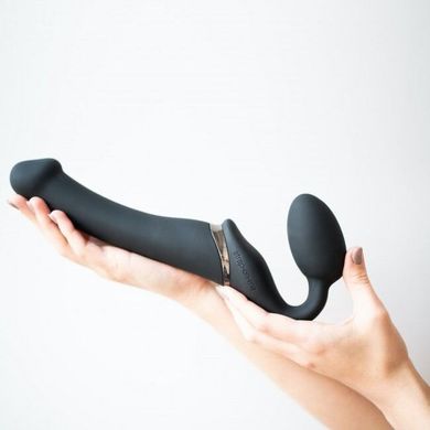 Безремневой страпон с вибрацией Strap-On-Me Vibrating Black M, диаметр 3,3см, пульт ДУ, регулируемый